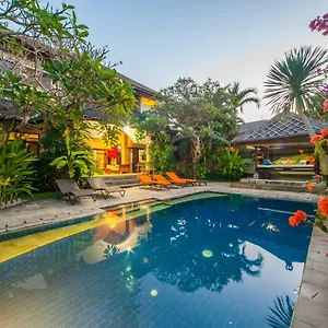 villa-este.hotelsseminyak.net/